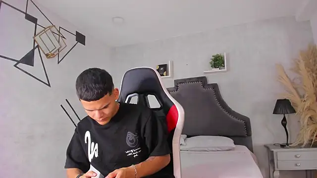 DylanRoyce  online show from 06-03-26, 01:14