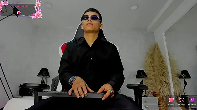 DylanRoyce  online show from 06-11-26, 01:20