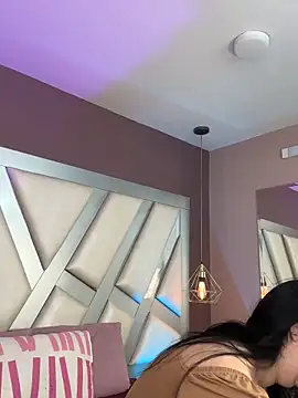 Ashleeyprincess01 online show from 04-25-26, 12:30