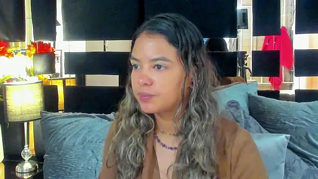 dulce lyraa1 online show from 02-25-26, 07:29