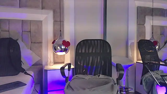 Austin Reedss online show from 04-10-26, 02:44