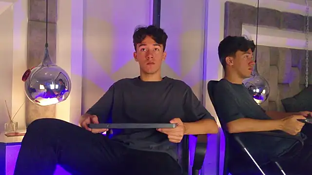 Austin Reedss online show from 04-20-26, 02:42