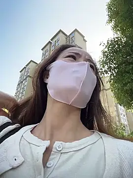 Mia-lp online show from 04-24-26, 01:52