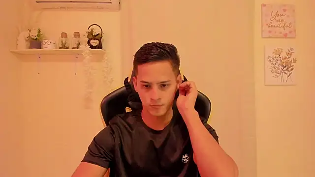 sexy andres01 online show from 03-15-26, 12:16