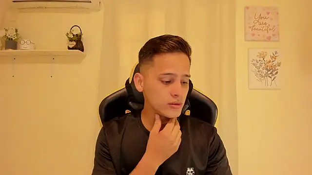 sexy andres01 online show from 05-20-26, 01:39