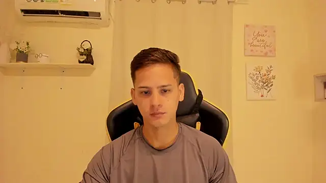 sexy andres01 online show from 06-08-26, 01:44