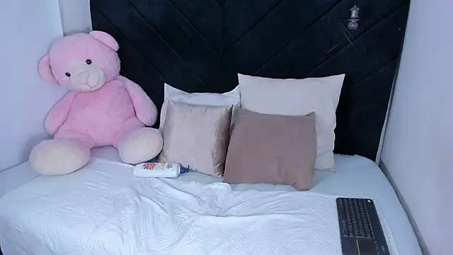 shelseanova online show from 04-24-26, 12:29