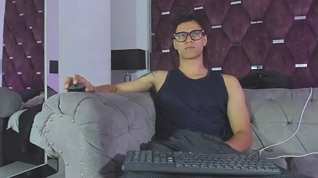 TonyBenedetti online show from 06-08-26, 01:28