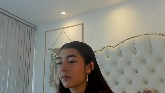 Snapshot of Sara_funy chatting on 06-03-26, 11:46 Sara funy online show from 06-03-26, 11:46
