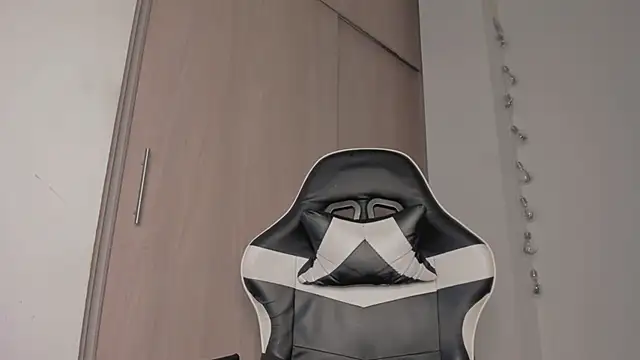 Axel  Blaze online show from 03-26-26, 12:22