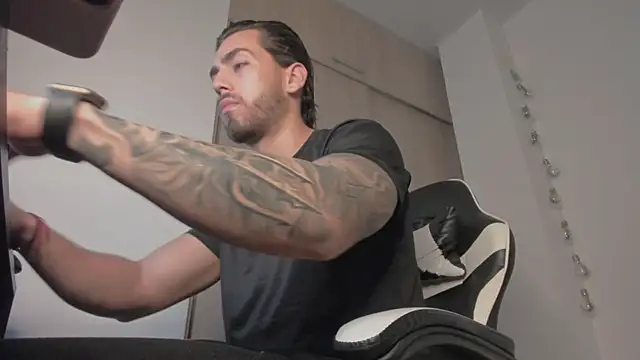 Axel  Blaze online show from 04-23-26, 12:29