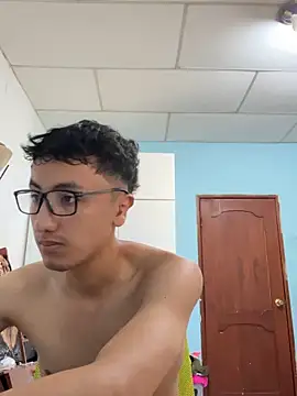 Snapshot of Gonzalogz chatting on 05-01-26, 04:33 Gonzalogz online show from 05-01-26, 04:33