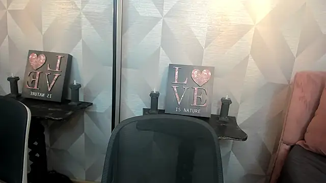 Scarlet 22  online show from 03-20-26, 02:33