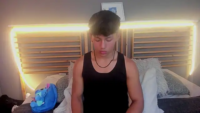 Snapshot of clark_ken01 chatting on 03-16-26, 09:08 clark ken01 online show from 03-16-26, 09:08