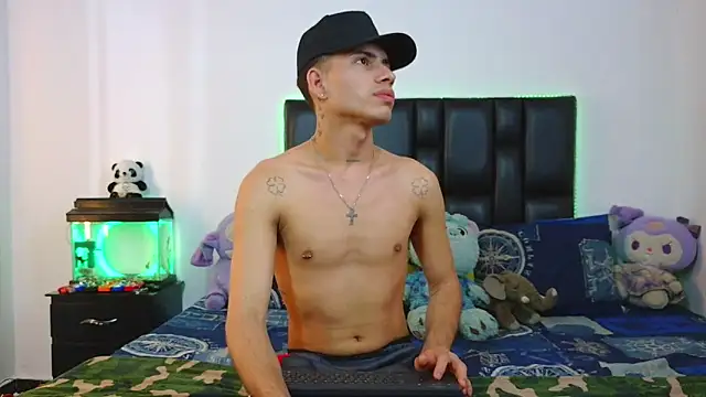 Dereek Hot online show from 05-14-26, 04:08