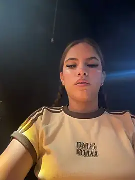 MiluRossee online show from 04-26-26, 07:17