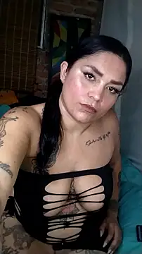 Snapshot of Cristal_queen_ chatting on 04-02-26, 01:58 Cristal queen online show from 04-02-26, 01:58