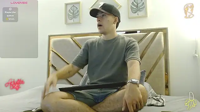 oliver   saint online show from 04-02-26, 12:08