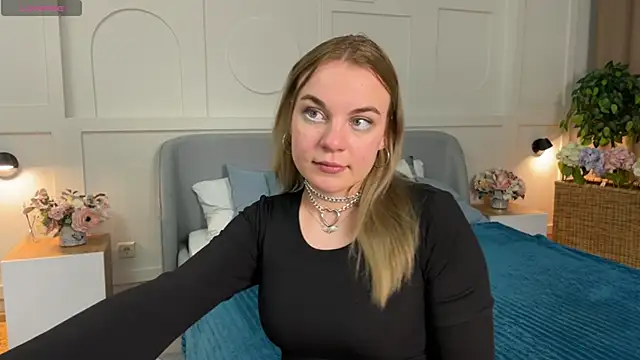 Glow Margo online show from 03-02-26, 01:08