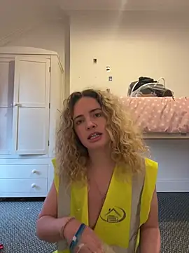 curlyirishgirl online show from 02-25-26, 10:03