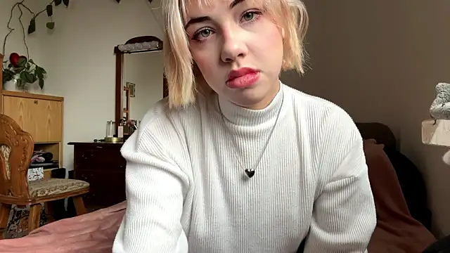 Snapshot of AmyTorry chatting on 03-15-26, 07:25 AmyTorry online show from 03-15-26, 07:25