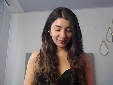 Julietaamado online show from 06-16-26, 04:31