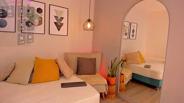 ariavelvet  online show from 04-25-26, 02:03