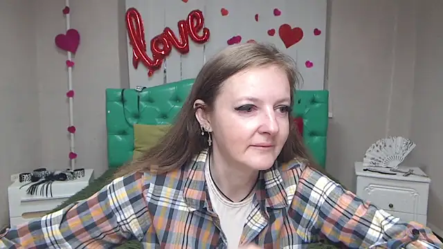 Snapshot of MeganPirs chatting on 05-08-26, 05:18 MeganPirs online show from 05-08-26, 05:18