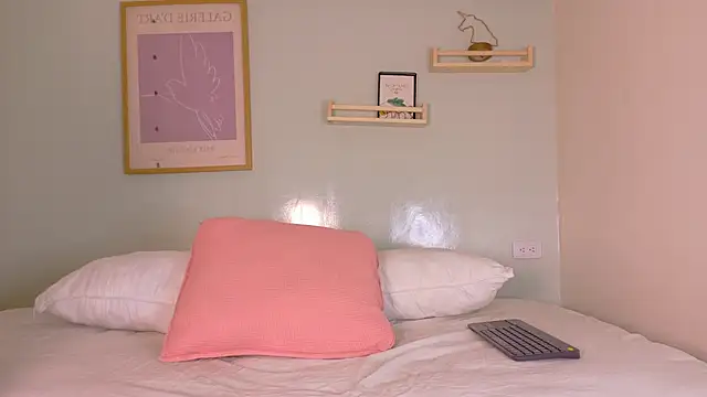 KylieAngel   online show from 04-19-26, 11:42