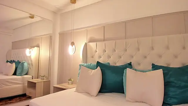 raquel mooon online show from 03-27-26, 05:01