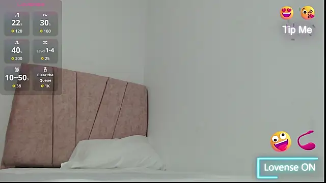 Snapshot of Lunitaboteroph chatting on 03-12-26, 06:47 Lunitaboteroph online show from 03-12-26, 06:47