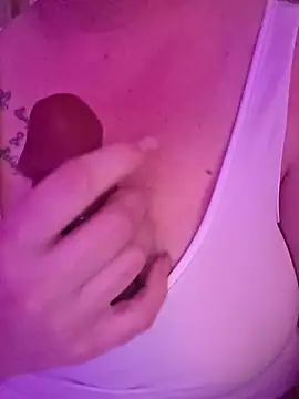 Snapshot of ludderlotta chatting on 03-26-26, 11:10 ludderlotta online show from 03-26-26, 11:10