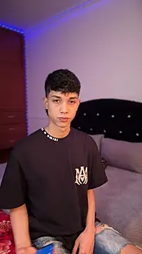 Snapshot of DiamondEssence chatting on 03-05-26, 09:22 DiamondEssence online show from 03-05-26, 09:22