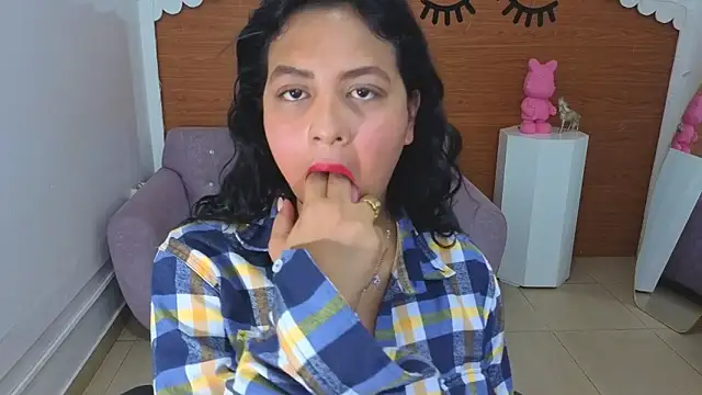 Kristen black T online show from 02-25-26, 09:24