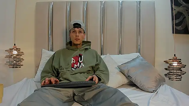 Ethan Wolfe online show from 03-12-26, 05:02