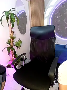 ritzabeth daniel online show from 04-26-26, 01:47