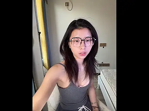 Y--F--LOVE online show from 04-24-26, 07:33