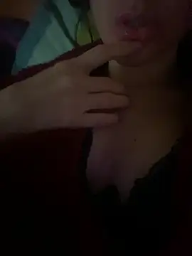 DAPHNE  00 online show from 03-08-26, 10:19