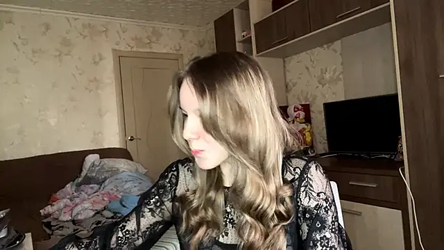 PrettyReal online show from 03-10-26, 08:08