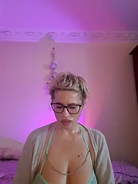 LunaBlaise online show from 04-25-26, 07:11