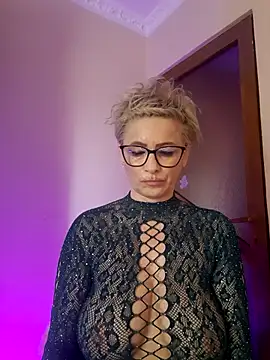LunaBlaise online show from 05-16-26, 06:21