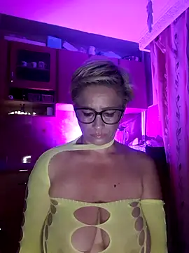 LunaBlaise online show from 06-15-26, 06:10