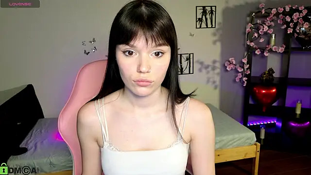 Snapshot of JanetCensley chatting on 05-10-26, 08:30 JanetCensley online show from 05-10-26, 08:30