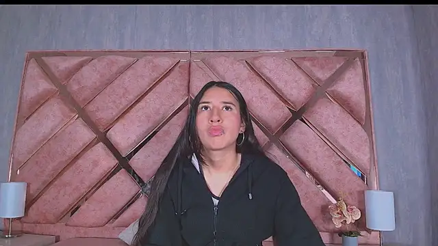LilyRossi  online show from 04-22-26, 12:28