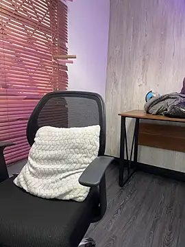 LilyRossi  online show from 07-18-26, 01:37