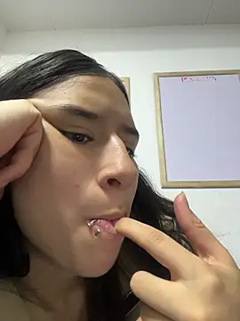 LilyRossi  online show from 07-22-26, 12:52