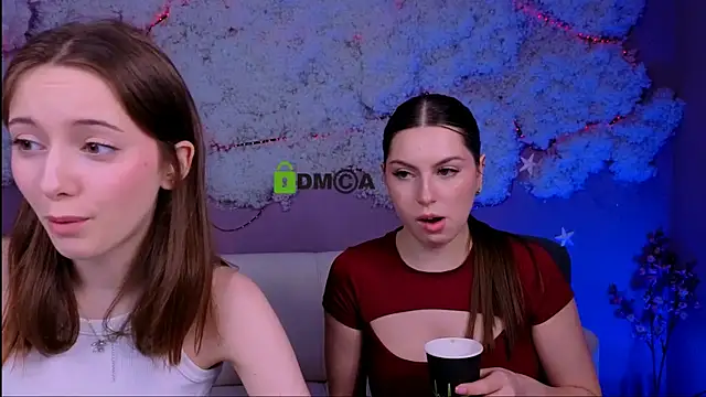 Snapshot of chloe_ley chatting on 05-14-26, 12:34 chloe ley online show from 05-14-26, 12:34