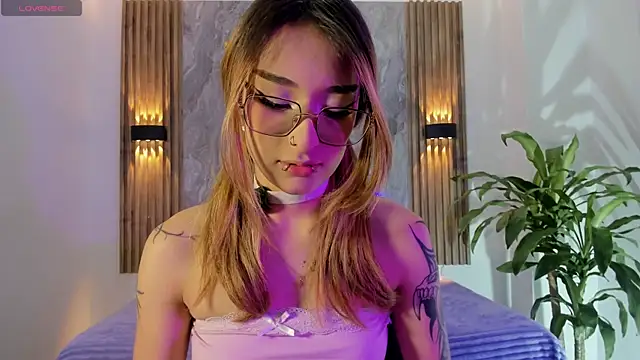 Melodylanee online show from 04-21-26, 11:05