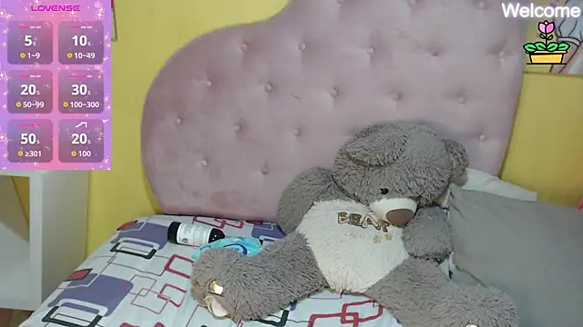 Sophiiee Gray online show from 04-11-26, 02:27