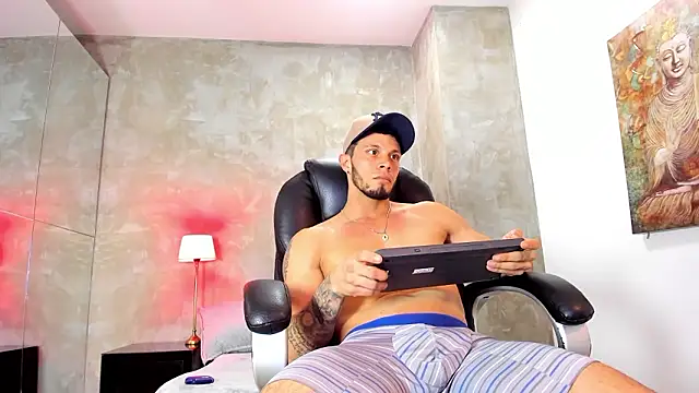 Snapshot of mike_burke chatting on 02-28-26, 07:15 mike burke online show from 02-28-26, 07:15